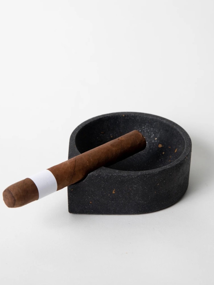 CIGAR ASHTRAY