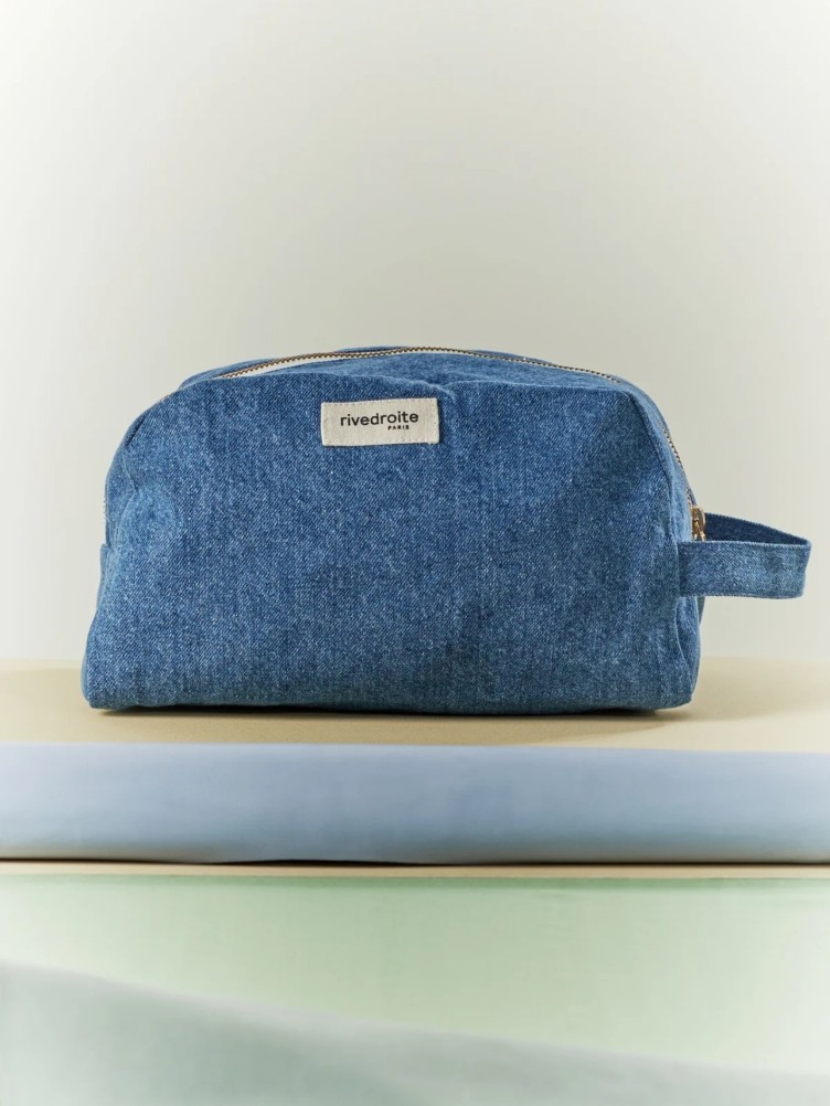 TOILETRY BAG