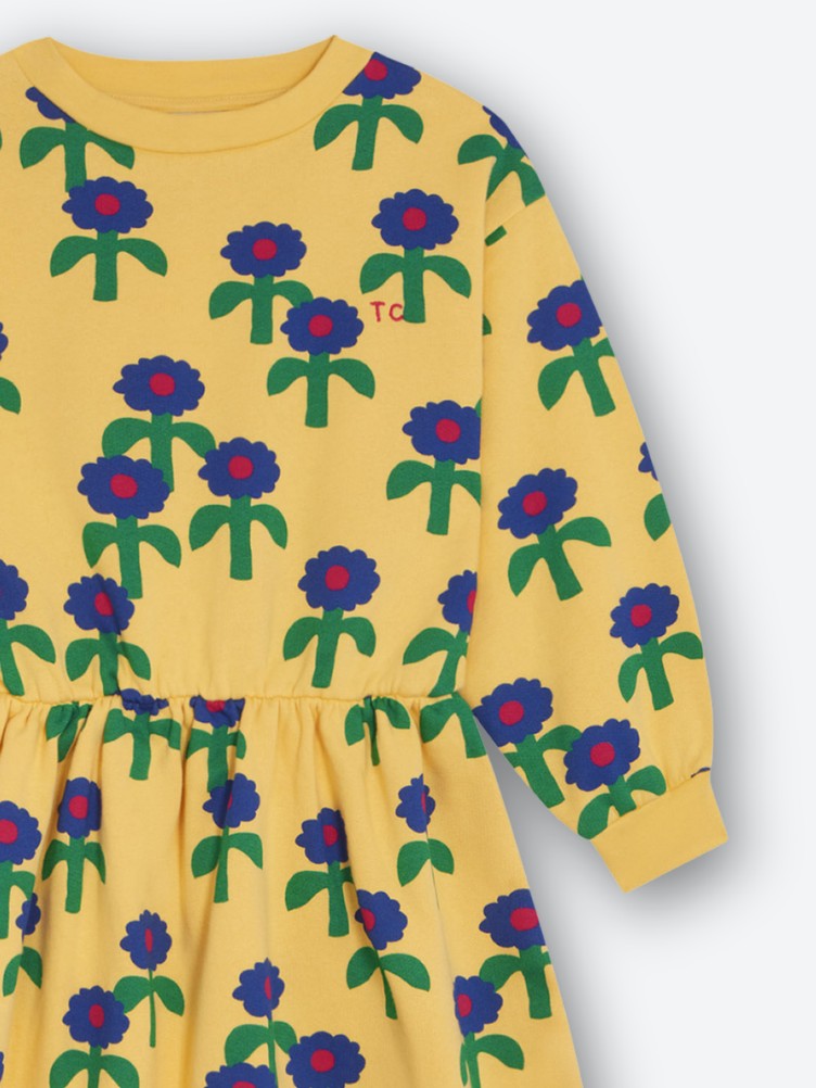 KLEID MIT GÄNSEBLÜMCHEN
