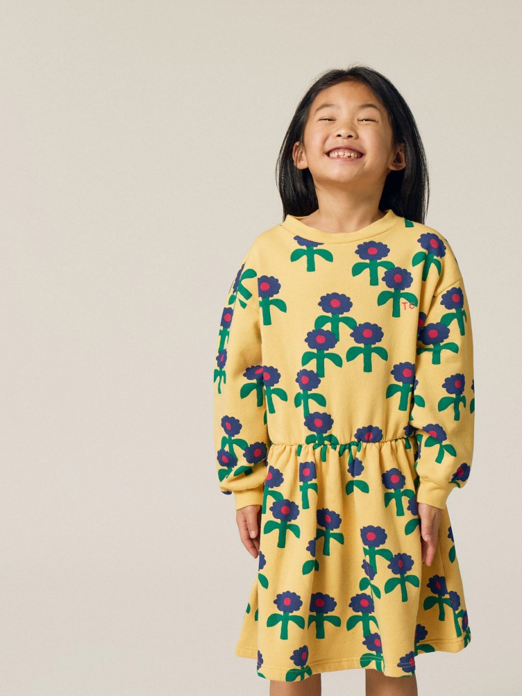 KLEID MIT GÄNSEBLÜMCHEN